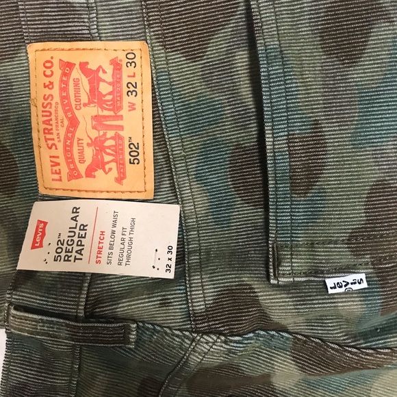 Levi’s 502 Regular Taper Duck Camo Corduroy - Picture 3 of 3